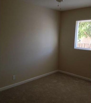 4th image of 5291 Snow Dr