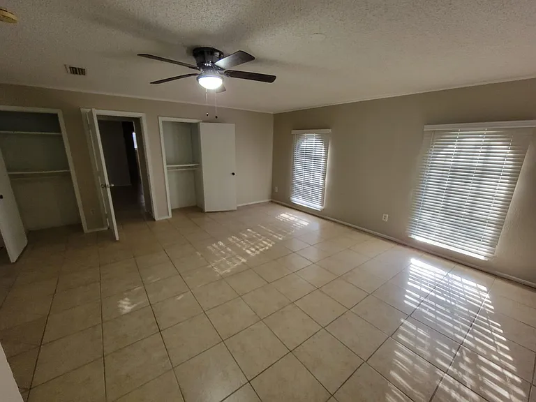 2700 Starlake Ct — Photo 18