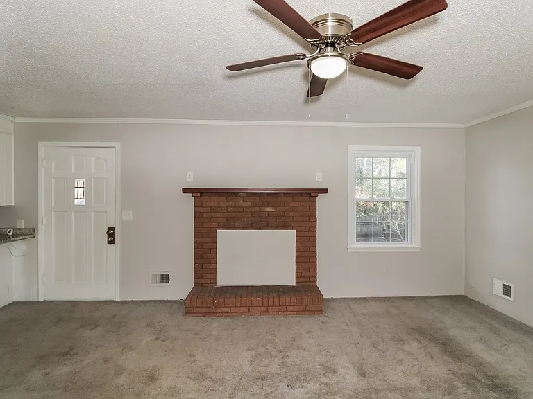 9675_021_living_room_13506021.jpg