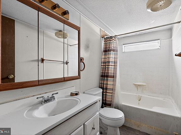 23rd image of 1451 Old Pottstown Pike