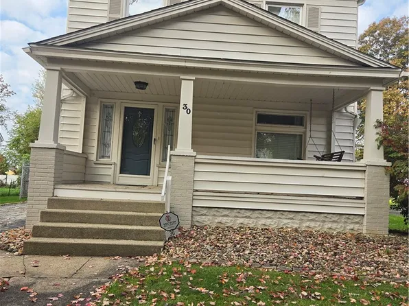 30 Regent St, Campbell, OH 44405