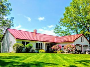 886 Middlesex Rd, Topsham, ME 04086