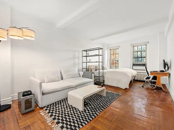 24 5th Ave APT 706, Manhattan, NY 10011