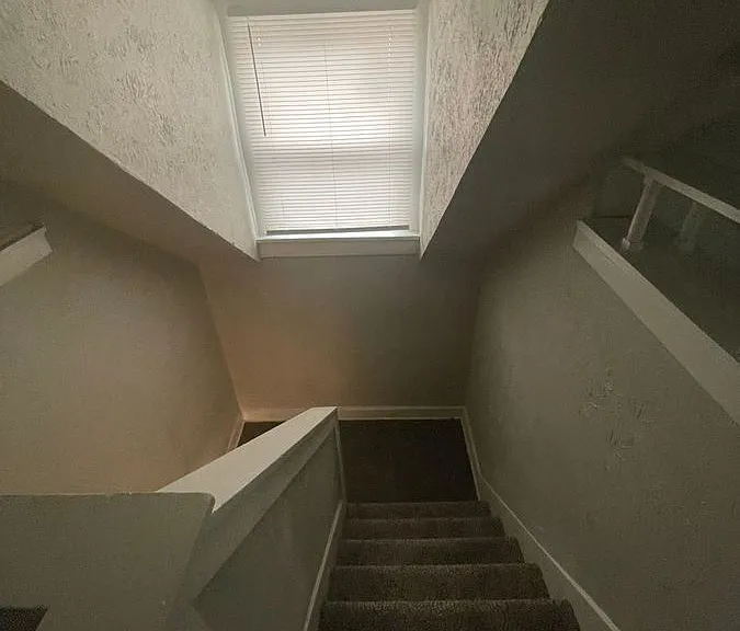 2135 Summit St #C — Photo 17