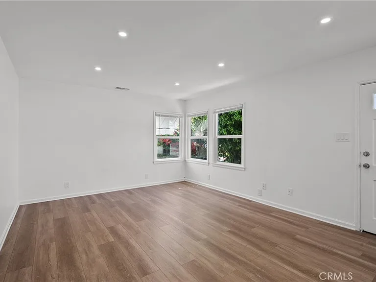 3820 Orangedale Ave — Photo 2