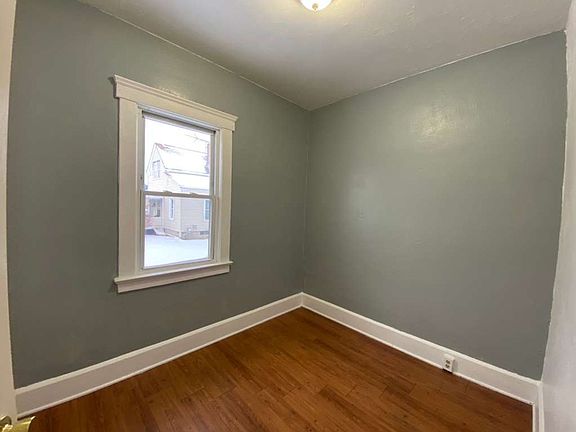 5th image of 6108 Gateway Blvd