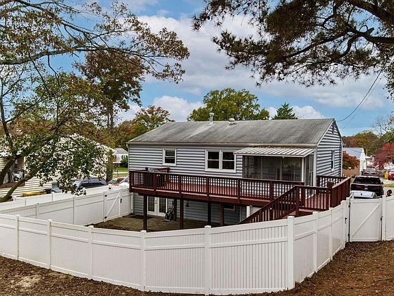 3rd image of 493 Saint Barbara Ln