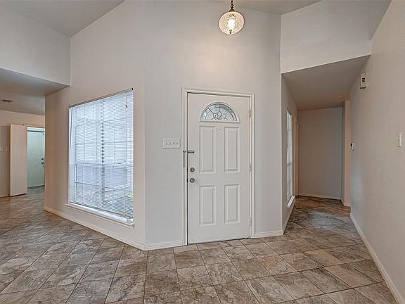 5th image of 1718 Whiteback Dr