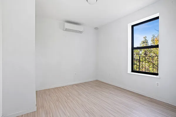 Rented by Compass | media 7