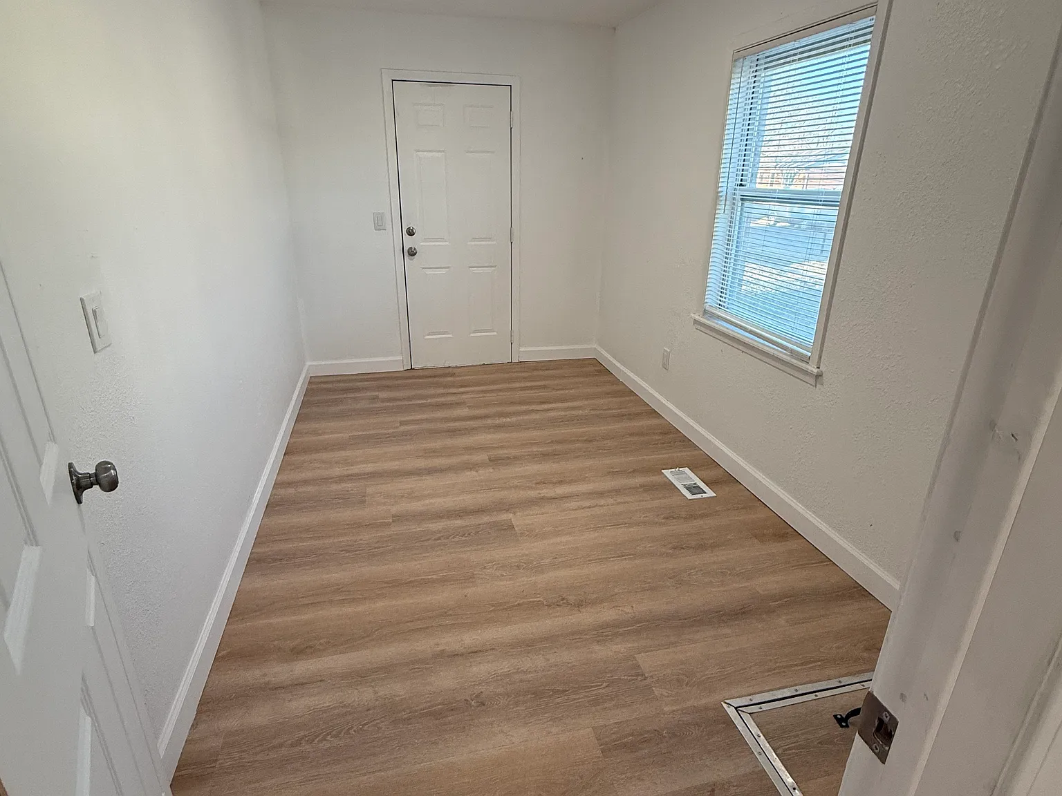 6 bed, 1730 sqft, $1,700 — Photo 4