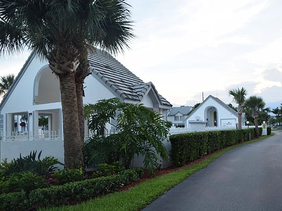 4th image of 226 Beach Park Ln #226
