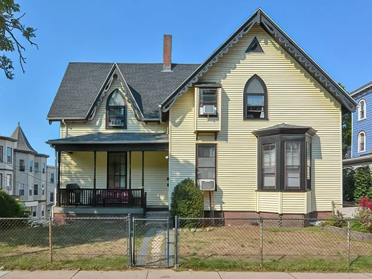 139 Hillside St #1A — Photo 6