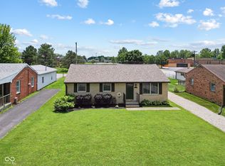 1117 Crestmoor Dr, Shelbyville, IN 46176