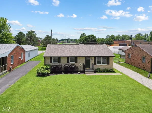 1117 Crestmoor Dr, Shelbyville, IN 46176