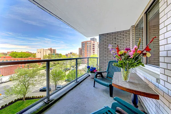 Sold by Foxworth Realty | media 20