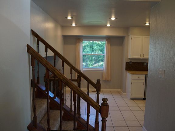 Entrance into living room and kitchen