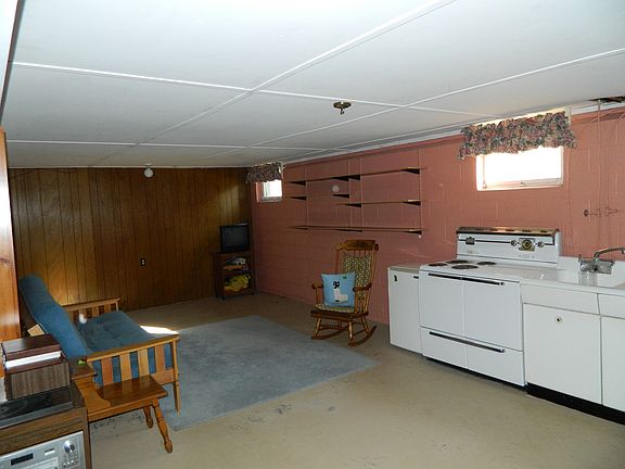 4th image of 11 Rosewood Dr