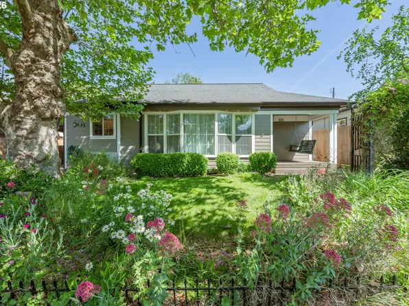 501 NE Broadway St, Myrtle Creek, OR 97457