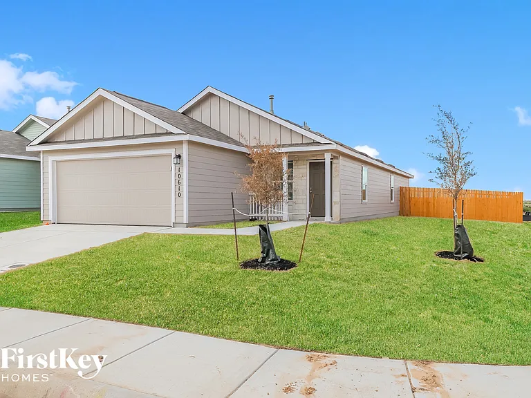 10610 McClintock Dr — Photo 2