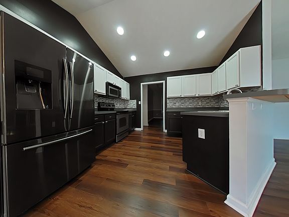 5th image of 5841 Blue Sky Ln