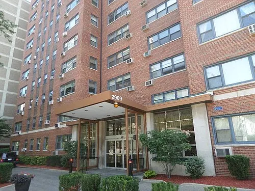 2909 N Sheridan Rd #1302 Photo 1