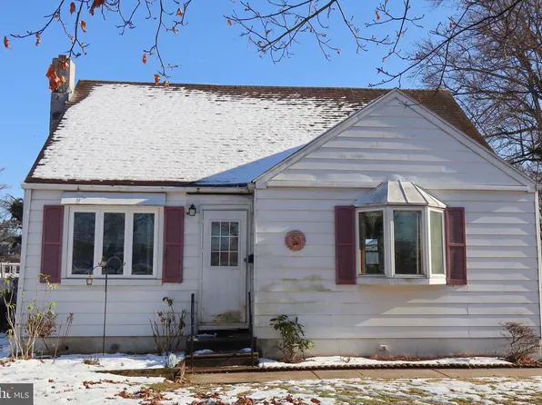 2424 Wood Ave, Bristol, PA 19007