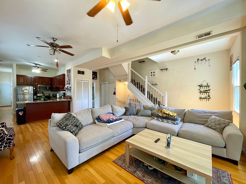 1st image of 2620 W Armitage Ave #2