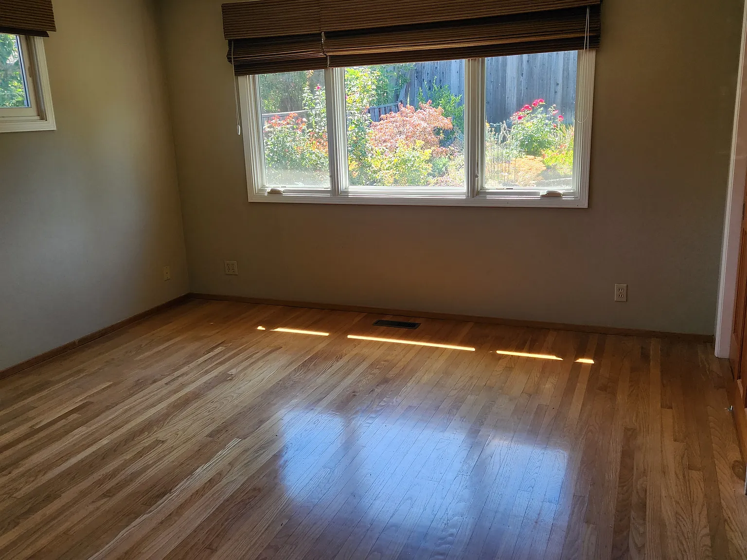 4 bed, 2.5 bath, 1732 sqft, $5,250 — Photo 4