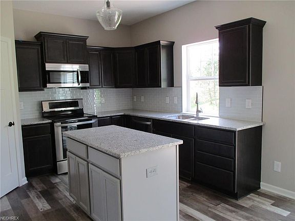 5th image of 4535 Newkirk Dr