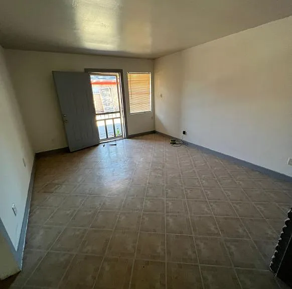 5436 Makeig St — Photo 2