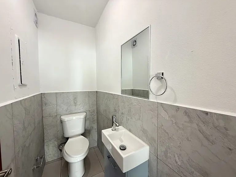 Urb Garden Court F6 Calle Francia — Photo 10