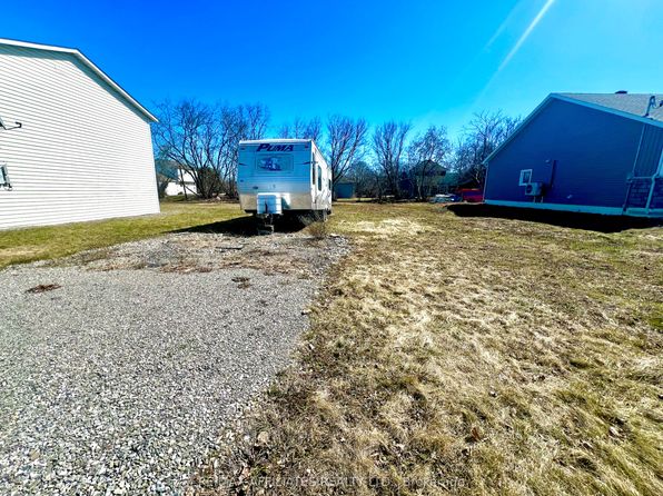 43 King St, Montague, ON K7A 3E2