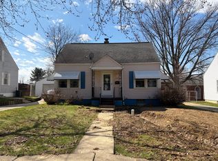1090 Hartford Ave, Akron, OH