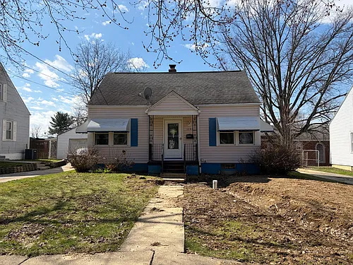 1090 Hartford Ave Photo 1