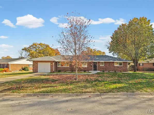 2301 Wedgewood Dr, Alton, IL 62002