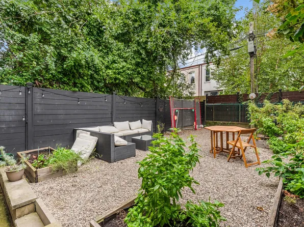 59-29 Linden Street image 21 of 22