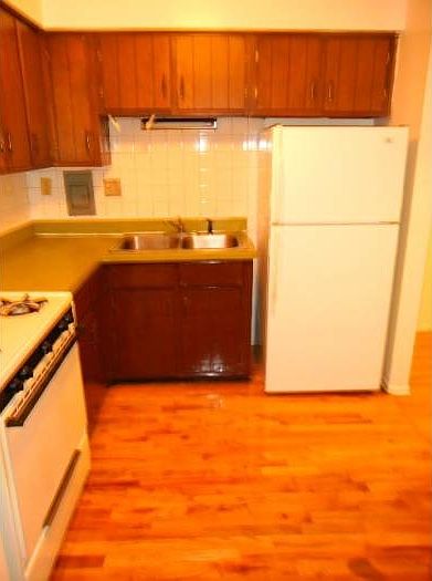 2nd image of 1500 W Morse Ave