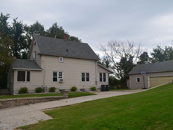 2nd image of 116 3rd Ave NE