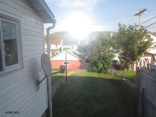 713 Crawford Ave, Altoona, PA 16602