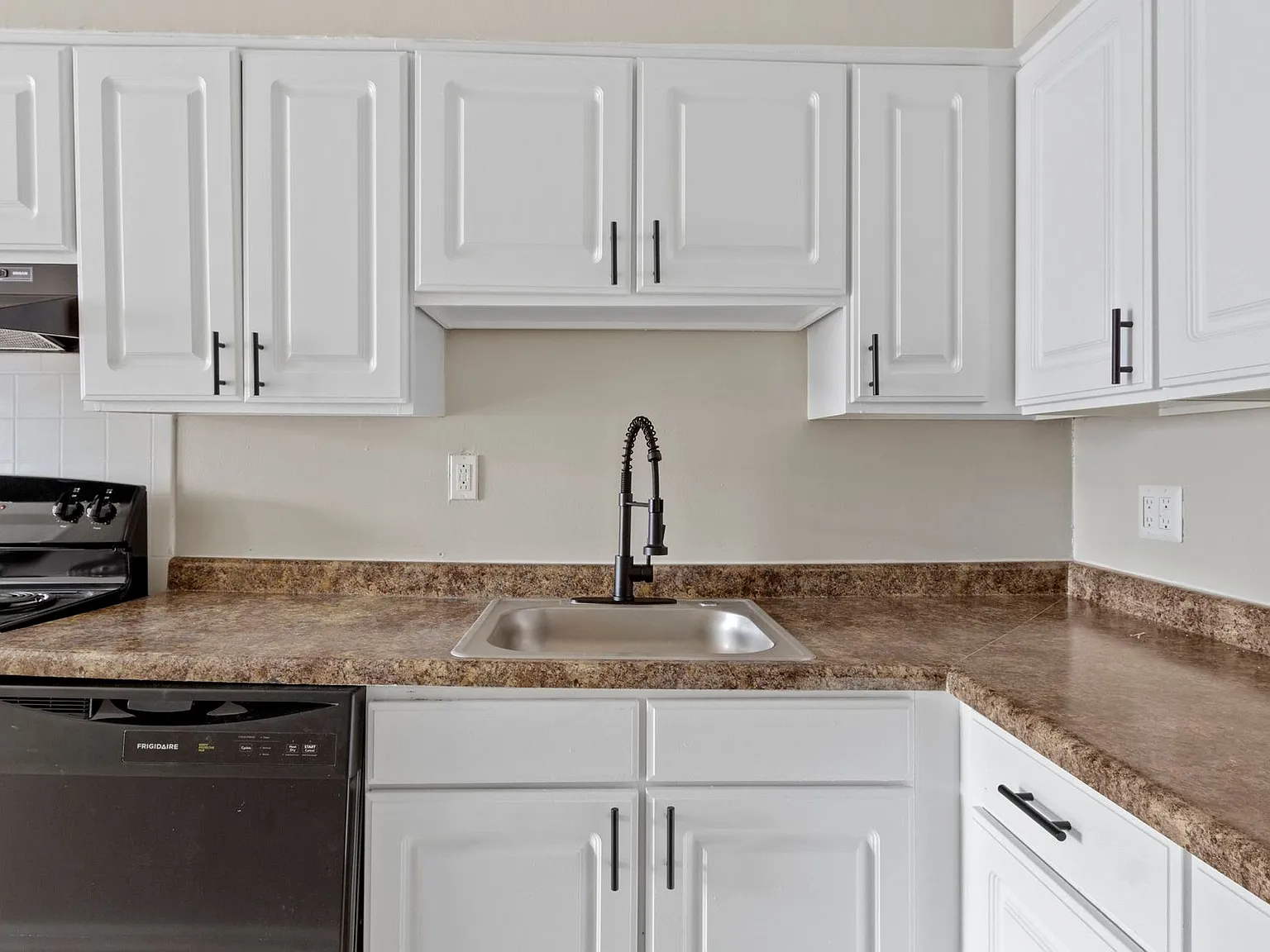 The Prairies Apartment Homes — Photo 4