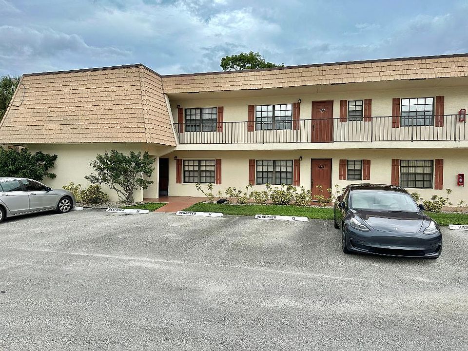 1st image of 4185 Oak Terrace Drive #4185