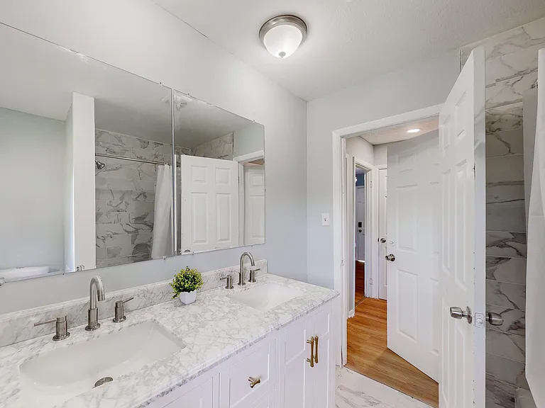 Wilburn Dr SW — Photo 8