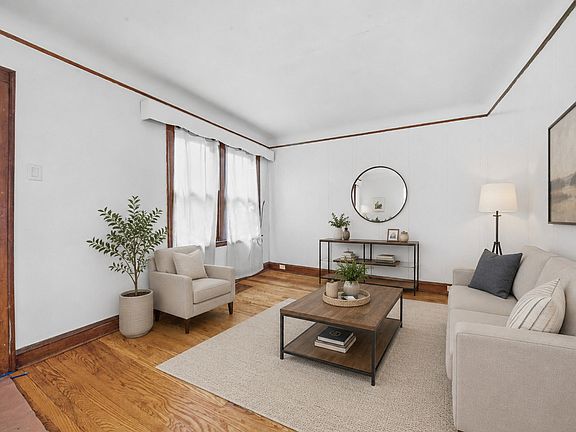 3rd image of 12751 Irving Ave