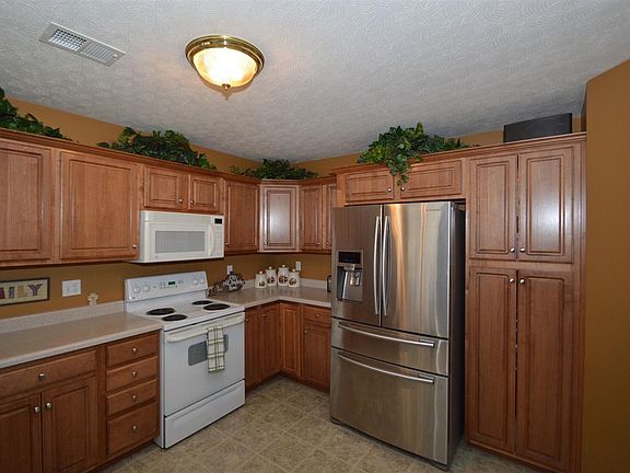 3rd image of 1108 Wood Glen Dr