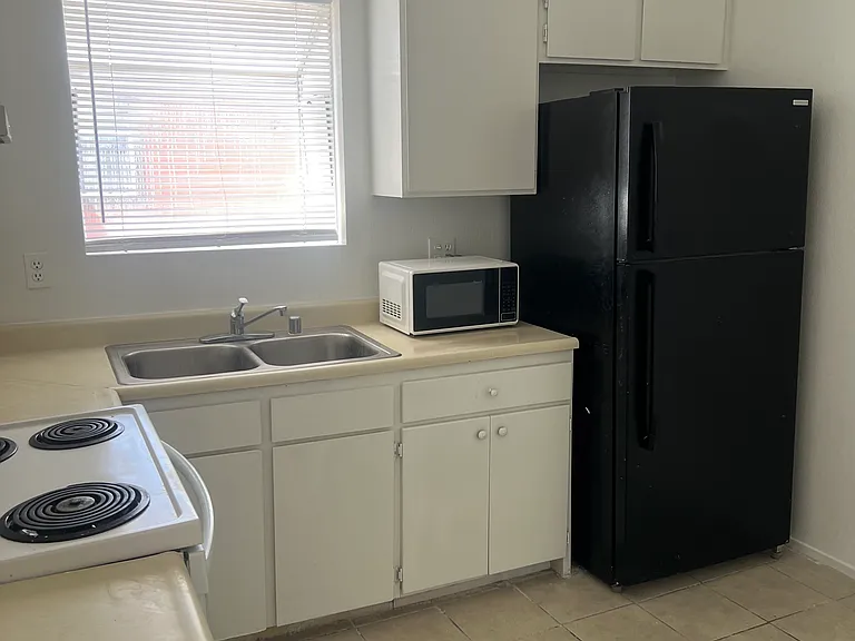 916 Snug Harbor St #1 — Photo 1