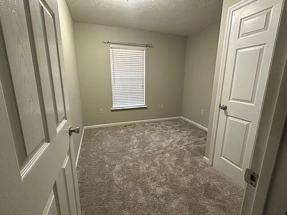 5th image of 590 Kershaw Drive