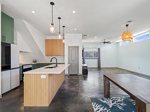 5th image of 5928 Lux St