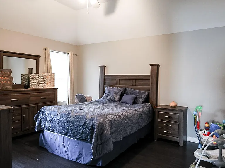 2514 Lee St — Photo 12