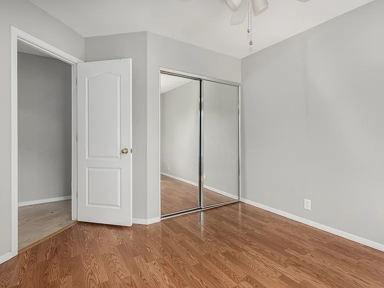 1320 E Charleston Ave — Photo 22
