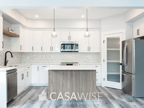 10934 72nd Ave NW, Edmonton, AB T6G 0A9